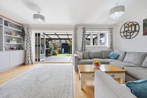 4 bedroom semi-detached house for sale, First Avenue, Billericay, CM12