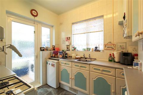 2 bedroom bungalow for sale, Essex Gardens, Leigh-on-Sea, Essex, SS9