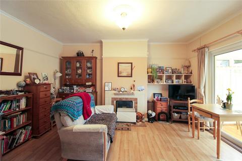 2 bedroom bungalow for sale, Essex Gardens, Leigh-on-Sea, Essex, SS9