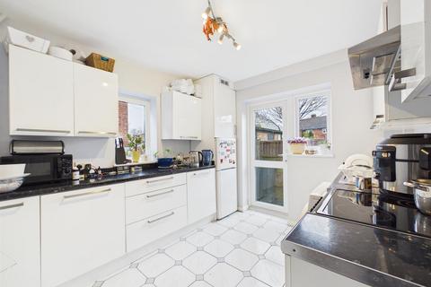 undefined, Waddington Avenue, Coulsdon CR5