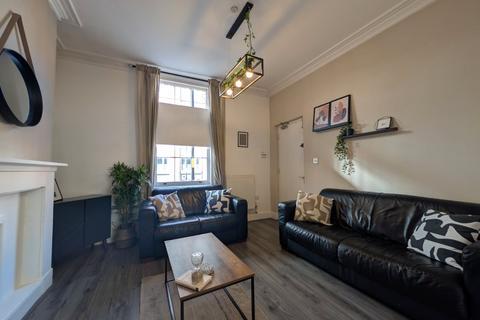 2 bedroom terraced house to rent, Albion Street, Birmingham, B1