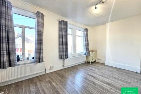 3 bedroom flat to rent, East End Road, East Finchley