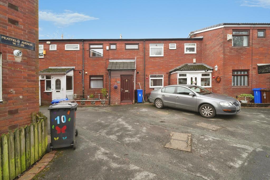 Peatfield Avenue, Manchester, M27 3 bed terraced house for sale - £190,000