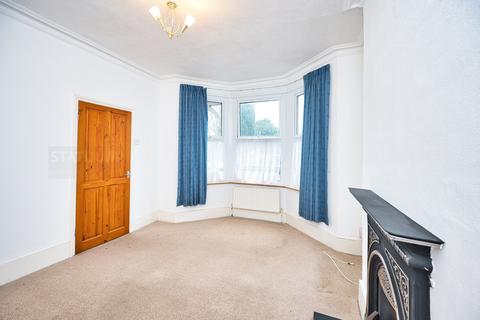 4 bedroom terraced house to rent, St. Marys Road, Prittlewell, Southend-On-Sea, Essex, SS2