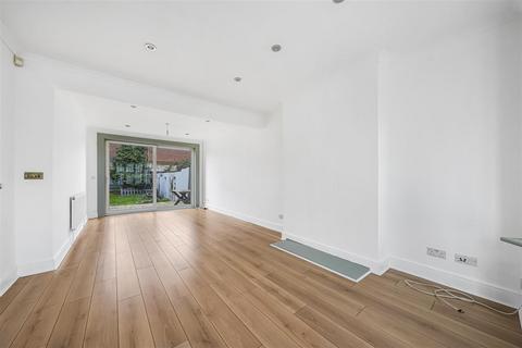 3 bedroom terraced house for sale, Albert Avenue, London E4