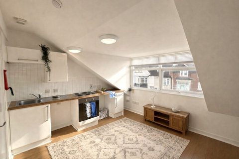 1 bedroom flat to rent, Glenfield Road, Flat 5, Leicester LE3