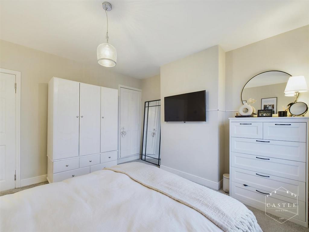 Front master bedroom