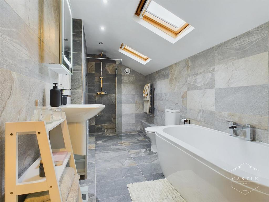 Modern bathroom