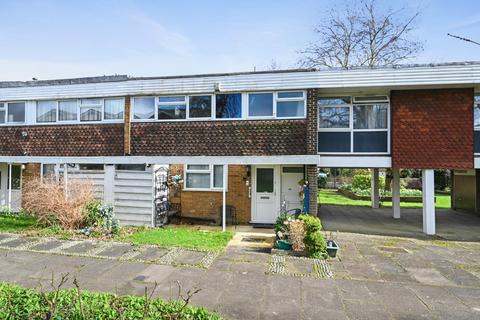 The Knoll, Ealing
