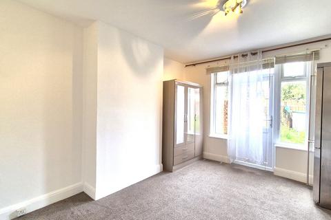 undefined, Kingsley Avenue, Hounslow