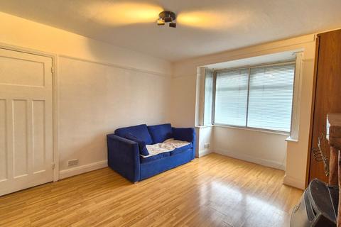 undefined, Kingsley Avenue, Hounslow