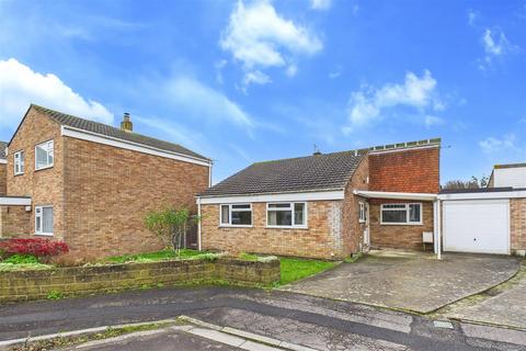 undefined, Quiet living, central Clevedon location