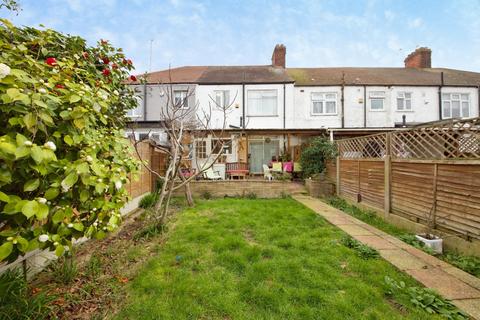 3 bedroom terraced house for sale, Ulster Gardens, London, N13