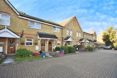 undefined, Busch Close, Isleworth
