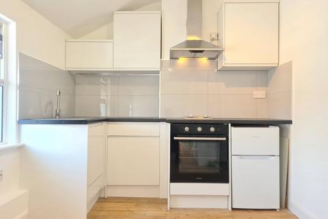 1 bedroom flat to rent, Adelaide Grove, Shepherds Bush, W12