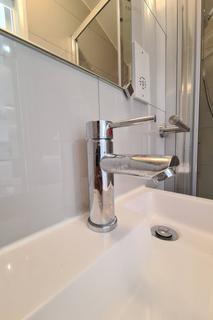 1 bedroom flat to rent, Adelaide Grove, Shepherds Bush, W12