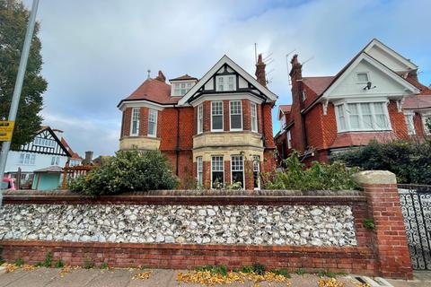 2 bedroom flat to rent, Arlington Road, Eastbourne, East Sussex, BN21