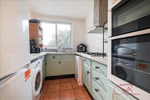 2 bedroom apartment to rent, March Court, Putney, SW15