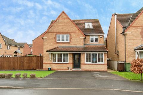 4 bedroom detached house for sale, Healdfield Court, Castleford