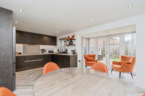 4 bedroom detached house for sale, Healdfield Court, Castleford