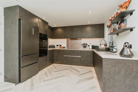 4 bedroom detached house for sale, Healdfield Court, Castleford