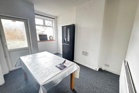 3 bedroom terraced house to rent, 60 Wood Hill LEICESTER LE5 3SP