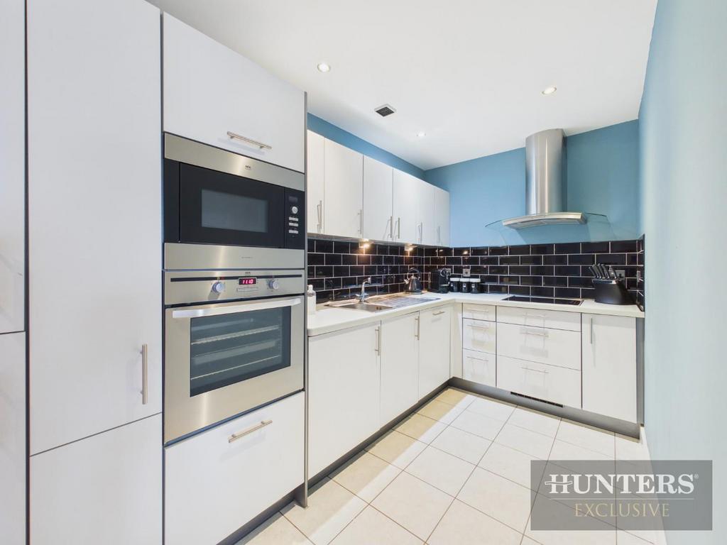 CAM05316 G0-PR0345-STILL001.jpg