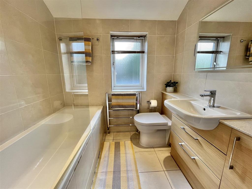 En-Suite Bathroom