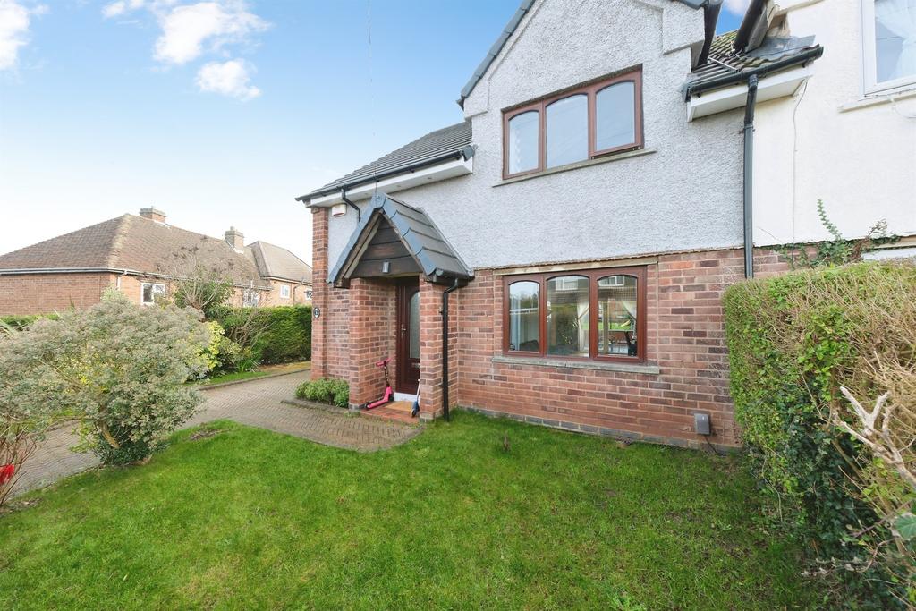 3 bedroom semi-detached house for sale