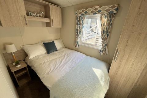 undefined, Crantock TR8