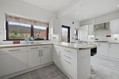 4 bedroom detached house for sale, Greenacres, Penclawdd, Swansea
