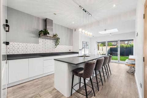 4 bedroom terraced house for sale, Victoria Avenue, Altrincham WA15