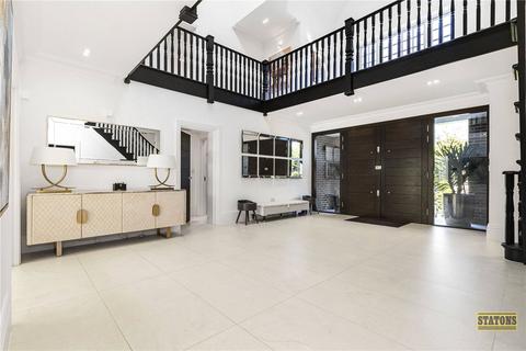 5 bedroom detached house to rent, Beech Hill Avenue, Hadley Wood, EN4