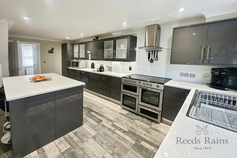5 bedroom detached house for sale, Blackthorn Close, Goole DN14