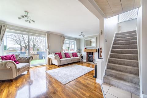 3 bedroom semi-detached house for sale, Dorchester Close, Newcastle Upon Tyne, NE5