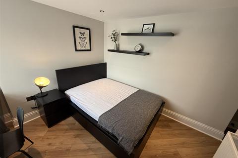 1 bedroom in a house share to rent, Celt Street, Liverpool