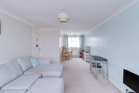 2 bedroom flat for sale, Ongar Way, Rainham RM13