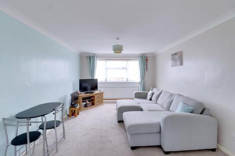 2 bedroom flat for sale, Ongar Way, Rainham RM13