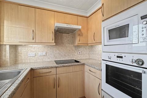 undefined, Victoria Road, Farnborough