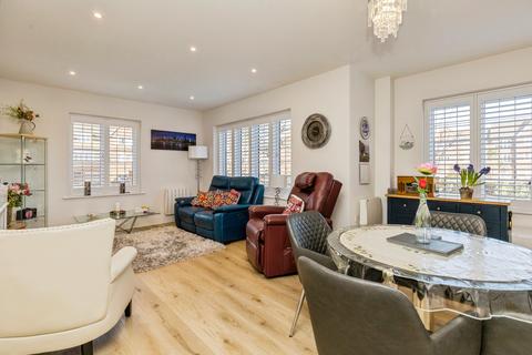 2 bedroom apartment for sale, The Boulevard, Horsham, RH12