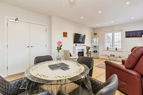 2 bedroom apartment for sale, The Boulevard, Horsham, RH12