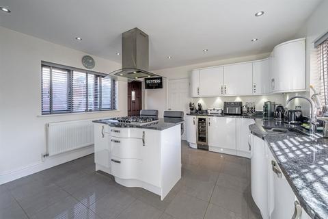 4 bedroom detached house for sale, The Close, Enville, DY7 5HX