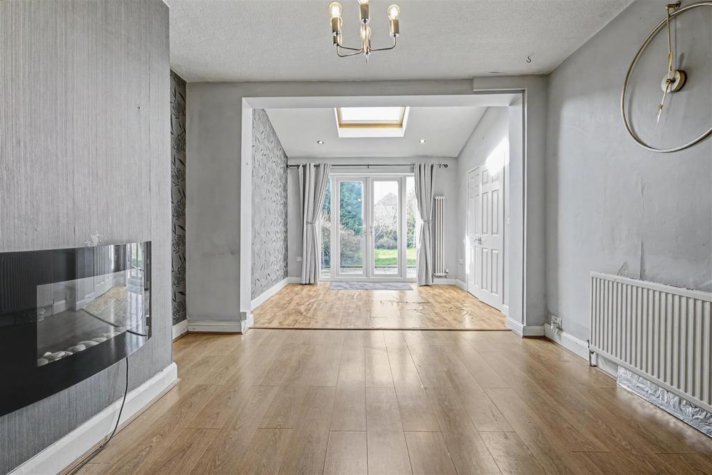Sitting/Dining Room