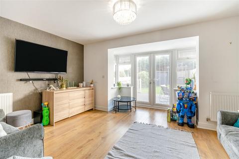4 bedroom semi-detached house for sale, The Dukeries, Mansfield