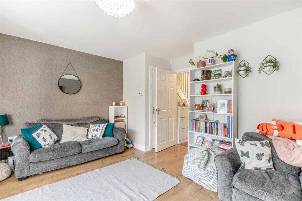 8679664-interior10.jpg