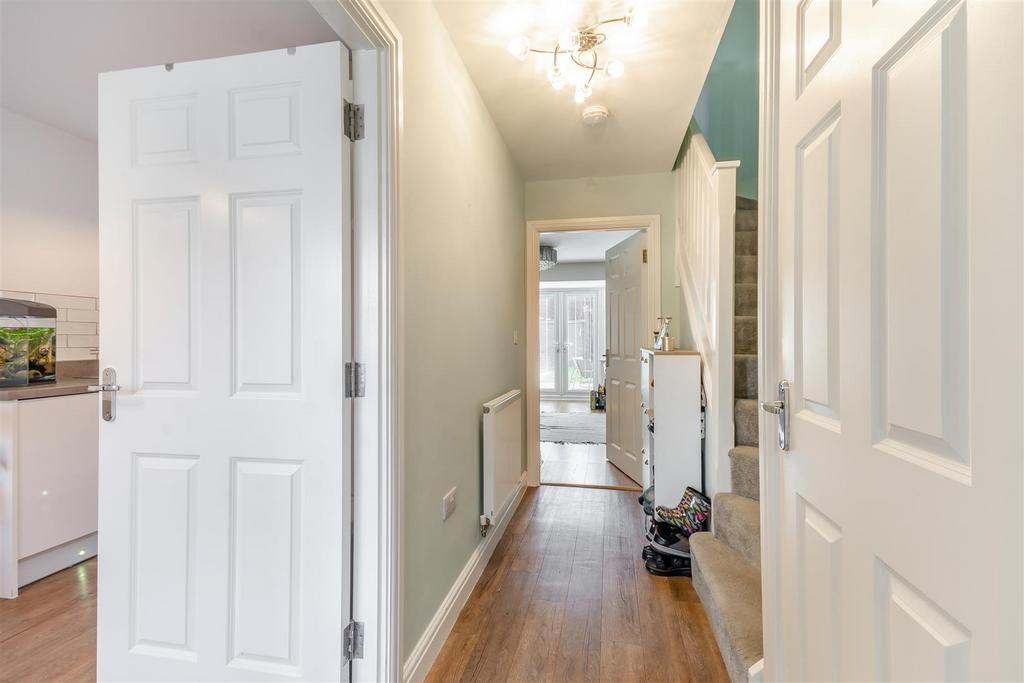 8679664-interior06.jpg