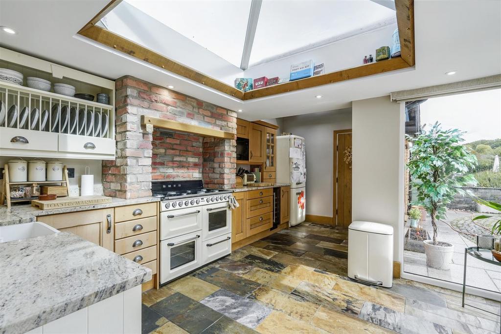 Kitchen 1 2.jpeg