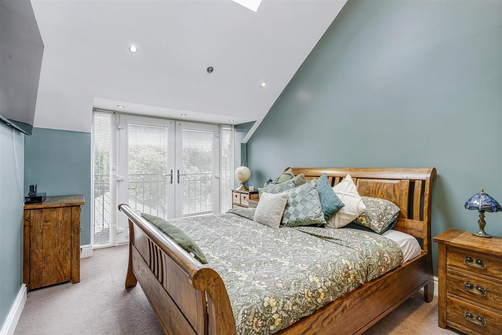 Bedroom 1 1.jpeg