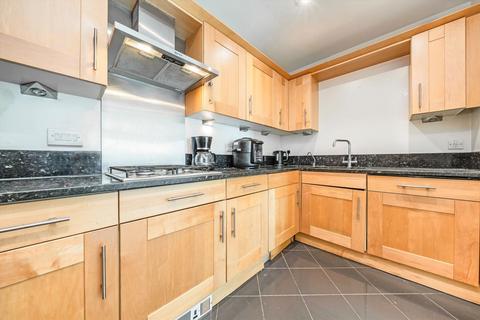 2 bedroom flat to rent, Beckford Close, London W14