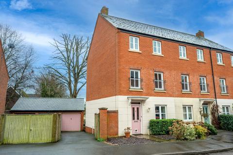 4 bedroom end of terrace house for sale, Old School Mead, Bidford-on-Avon, Alcester, B50